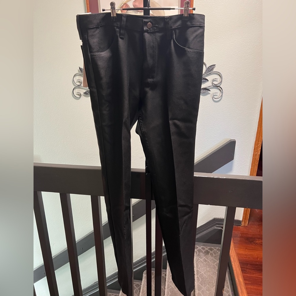 Wrangler Black Regular Fit Jeans - 33 x 32 NWT #JT11